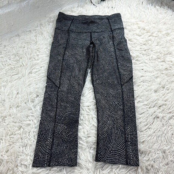 Lululemon Fast and Free Crop II 19" *Nulux Free Spirit Ice Grey Black - Picture 1 of 6